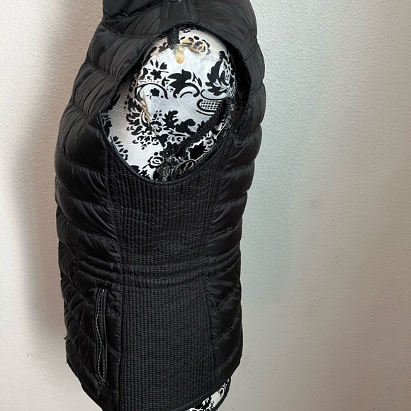 Burberry Black Puffer Vest - Picture 4 of 12